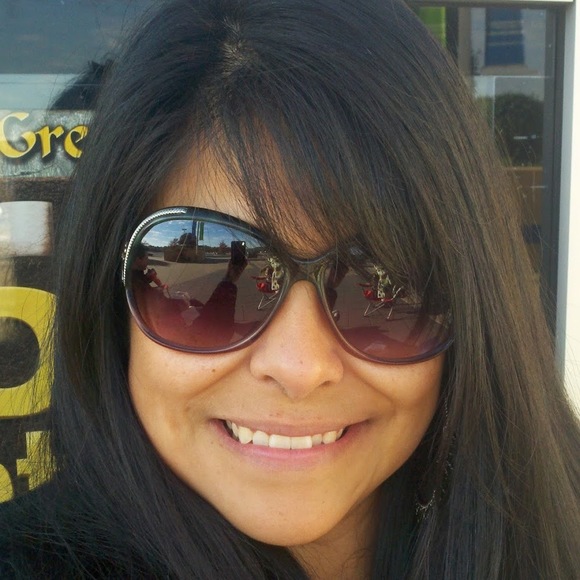 Meet your Posher, Francesca - Picture 1 of 1